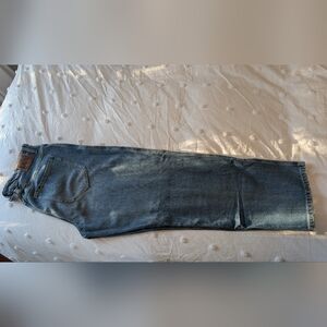 Lee modern vintage, high rise relaxed stove pipe jeans, size 33